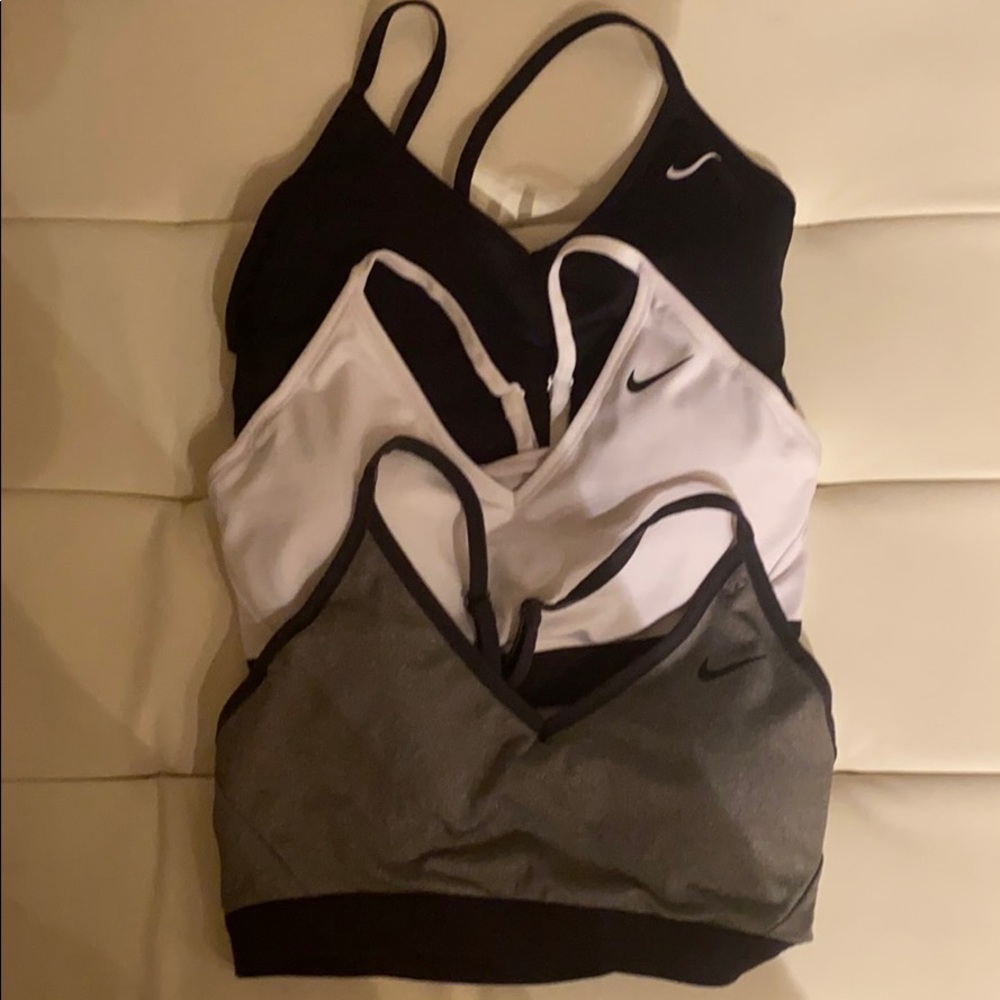 Gently worn Nike sports bra medium